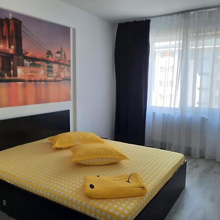 Cazare Apartament 2 Camere Decomandat Militari Chiajna エクステリア 写真